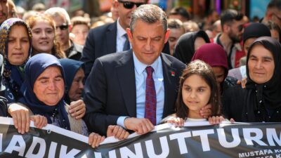 CUMHURİYET HALK PARTİSİ GENEL BAŞKANI ÖZGÜR ÖZEL“SOMA’YA SIRTINI DEĞİL YÜZÜNÜ DÖNENLERE SELAM OLSUN” “SOMA’NIN HESABI SORULACAK, SAKIN RAHAT ETMESİNLER, AZ KALDI” “BÜTÜNCÜL BİR