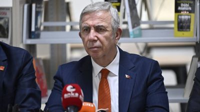 Mansur Yavaş’tan su fiyatları açıklaması: Su fiyatı önceki dönemin yarısından daha az Ankara Büyükşehir Belediye (ABB) Başkanı Mansur Yavaş, 2010-2018 yılları arasındaki suyun