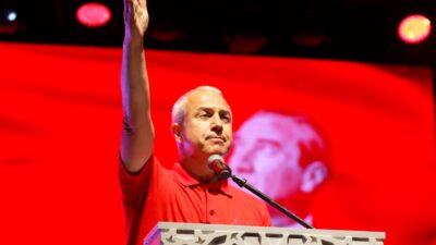 MAVİ GÖZLÜ DEV ADAMA SELAM OLSUN