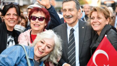 Tepebaşı Belediye Başkanı Dt. Ahmet Ataç, Anneler Günü dolayısıyla bir