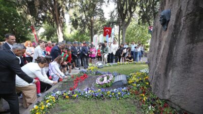 Zübeyde Hanım’ın huzurunda duygu dolu Anneler Günü töreni Karşıyaka Belediyesi