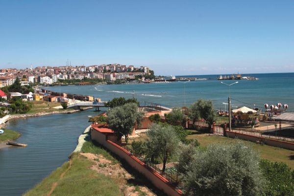 İstanbul’da deprem fırtınası sürüyor. Hissedilen bir deprem daha meydana geldi.