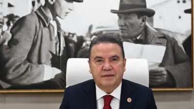 Varlığıyla hayatımıza güç, sevgisiyle yüreğimize huzur katan, fedakarlığıyla bizlere yaşamın