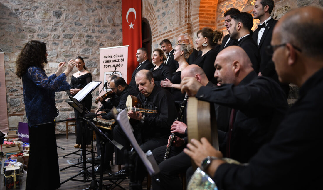 Osmangazi Belediyesi’nden Anneler Günü konseri Osmangazi Belediyesi, Anneler Günü’nü özel bir konserle kutladı. Emine Gülen