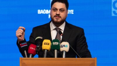 “Kurtuluş, bir güne sığmaz. Eşitlik, susarak gelmez. Adalet, lütufla verilmez.