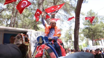 Kepez Belediye Başkanı Mesut Kocagöz, 9. Keşkek Şöleni’nin düzenlendiği etkinlik