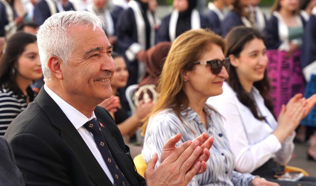 "GELECEK SİZLERİN ELLERİNDE"