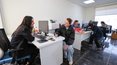 Buca Belediyesi’nin işverenle iş arayanları bir araya getirdiği Etkin İstihdam