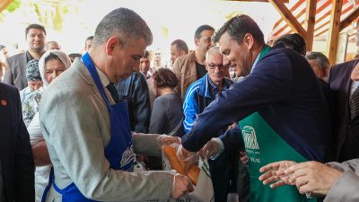 Manisa Büyükşehir Belediyesi’nin sosyal belediyecilik anlayışıyla hayata geçirdiği Kent Lokantası,