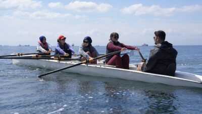 Kartal Belediyesi Su Sporları Merkezi’nde Her Ay 244 Vatandaş Eğitim Alıyor Kartal Belediyesi tarafından Dragos’ta hizmete açılan Su Sporları Merkezi’nde, kano