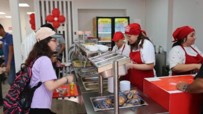 Kepez’de Öğrenci Kent Lokantası’na yoğun ilgi Başkan Kocagöz: "Bu Sofralar Sizin İçin, Gençlerimiz İçin"