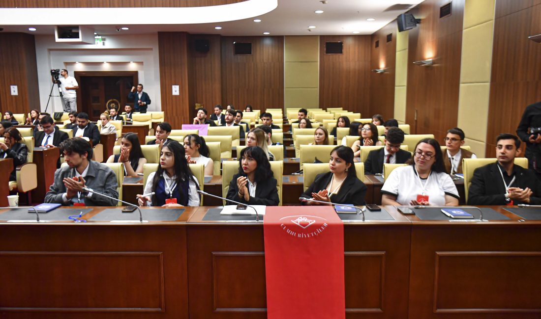 ·        Ankara Büyükşehir Belediye Meclisi dört günlüğüne gençlere emanet edildi. ·        Ankara