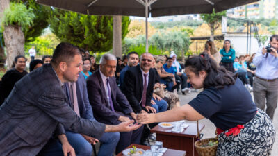 MEZİTLİ’DE ENGELLİLER HAFTASI RENKLİ ETKİNLİKLERLE KUTLANDI Mezitli Belediyesi ile Kuyuluk Özel Eğitim Meslek Okulu işbirliğinde, Engelliler