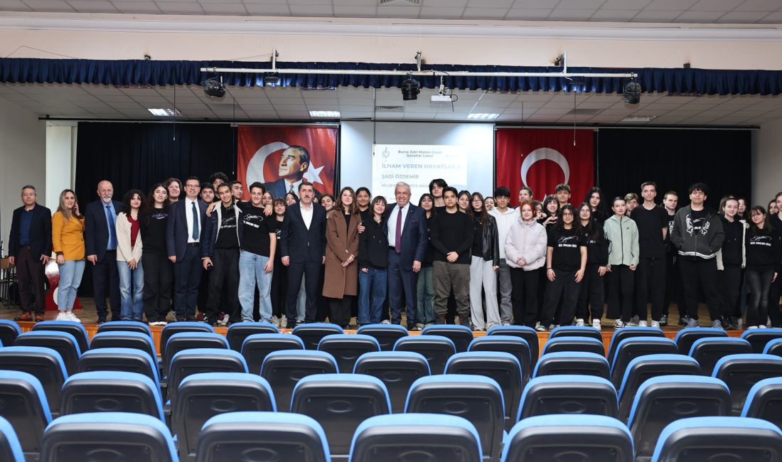 Başkan Şadi Özdemir: Umutlarınızı ve mücadeleyi hiçbir zaman bırakmayın Nilüfer Belediye Başkanı Şadi Özdemir, Zeki Müren Güzel Sanatlar Lisesi