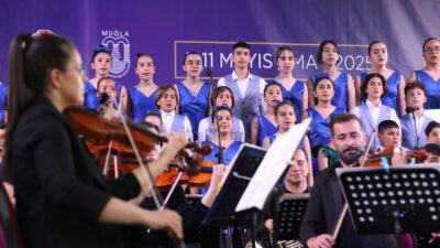 Uluslararası Muğla Korolar Şenliği açılışı gerçekleşti. CumhuriyetMeydanı’nda gerçekleştirilen açılışta Muğla