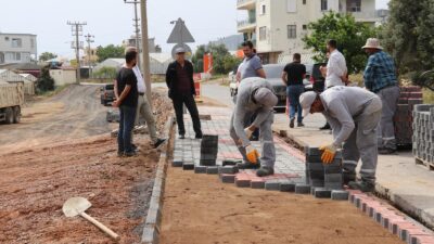 GAZİPAŞA BELEDİYESİ HAVALİMANI YOLUNDA KALDIRIM ÇALIŞMASINI TAMAMLADI BAŞKAN YILMAZ: “ÖNCELİĞİMİZ HER ZAMAN YAYA GÜVENLİĞİ ”