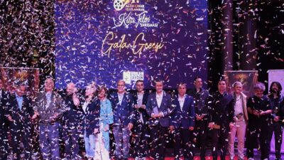 Osmangazi Belediyesi’nden usta oyuncu Halil Ergün’e ’emek onur’ ödülü  Osmangazi