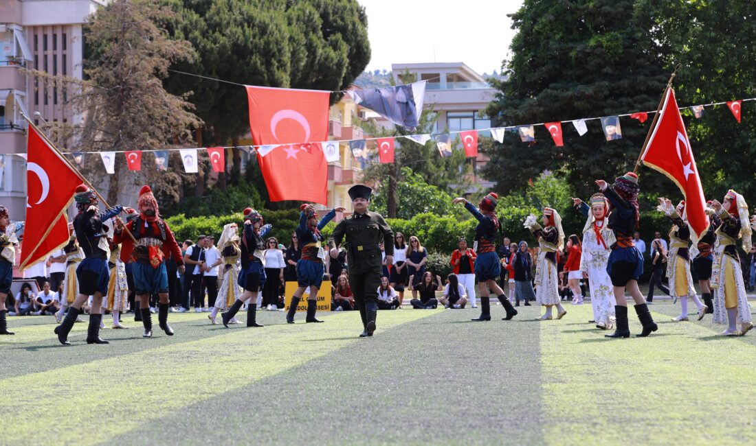 Efes Selçuk Belediyesi Halk Oyunları Ekibi