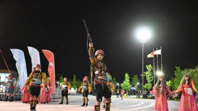 Zeybekler Buluşması ve Kahramanlık Konserine büyük ilgi