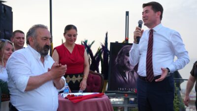 TRABZON’DA SUNAY AKIN VE SELİM BÖLÜKBAŞI VOLKAN KONAK’IN ANILARINI YAŞATACAK