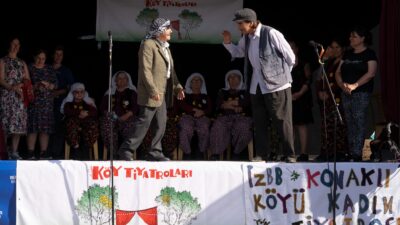 İzmir Büyükşehir Belediyesi Köy Tiyatroları, hem izleyenlerin hem de oyuncuların