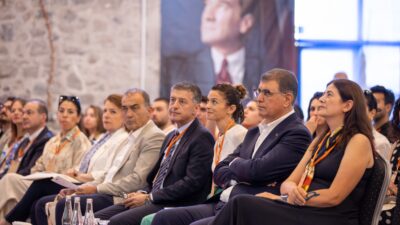 "İzmir'e kötü demek için kötü bir insan olmak lazım"