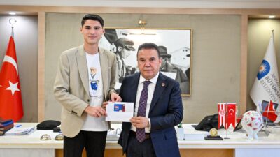 Kemer Belediyesi Gençlik Meclisi Başkanı Mehmet Yalın Erdal, Antalya Büyükşehir