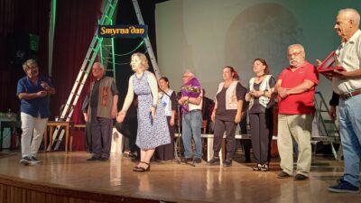 ŞARKILAR ŞİİRLER MİZANSENLERLE SMYRNA'DAN FOÇA'YA