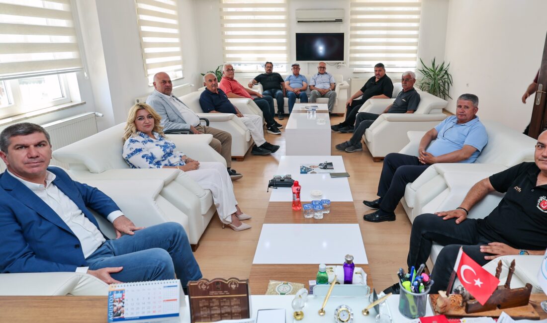 Burdur Belediye Başkanı Ali Orkun Ercengiz, Tefenni Belediye Başkanı Ümit
Alagöz’ü