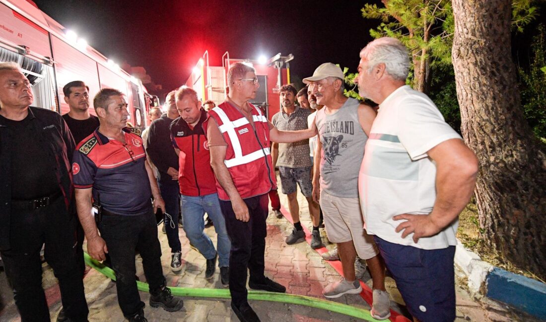 Ekipler Doğanbey'de yerleşim yerlerindeki yangını kontrol altına aldı