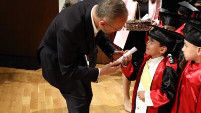Eyüpsultan Belediyesi Karadolap Çocuk Etkinlik Merkezi’nde mezuniyet sevinci yaşandı. Eyüpsultan