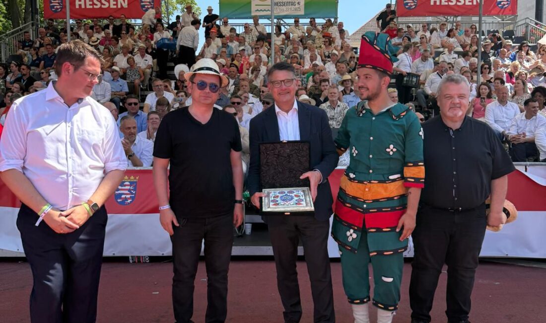 Osmangazi Belediye Başkanı Erkan Aydın, Almanya’nın Hessen eyaletinde düzenlenen ‘Hessentag