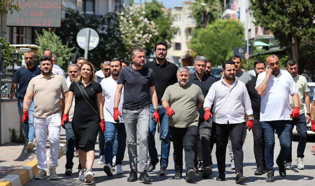 Buca Belediyesi’nde işçilerin iş bırakma eyleminin beşinci gününde sahaya inerek