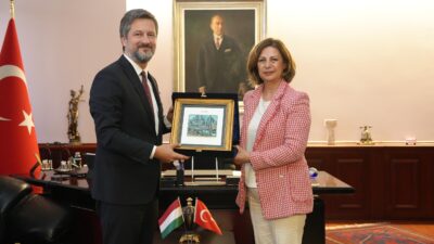 Macaristan Büyükelçisi Viktor Mátis, Eskişehir Büyükşehir Belediye Başkanı Ayşe Ünlüce’yi