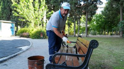 Gaziemir Belediyesi, havaların ısınmasıyla birlikte yoğun olarak kullanılan 161 park