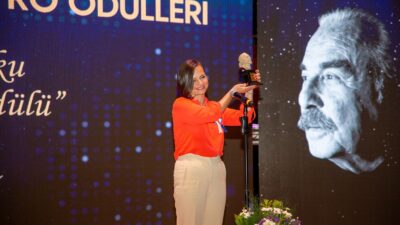 "Karanlığa inat, yaşasın sanat"