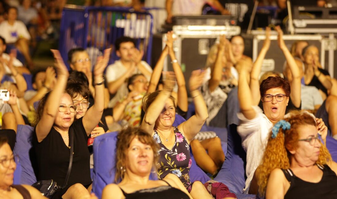 İzmir Büyükşehir Belediyesi tarafından düzenlenen Çim Konserleri, 1 Temmuz-26 Ağustos