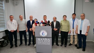 Manisalılar Ferdi Zeyrek için hastane bahçesinde dua ediyor Eller Semada Dualar ile ..Manisa'da göz yaşları sel