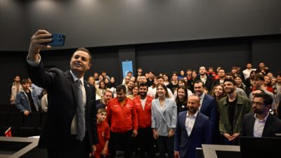 Gençlerden Dijital Gençleri Merkezi’ndeki eğitimlere yoğun ilgi