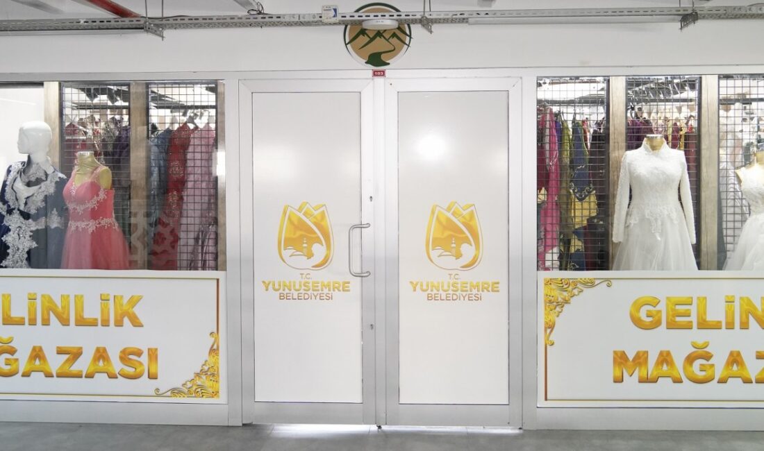 Yunusemre Belediyesi, evlilik hazırlığı yapan çiftlere destek olmak amacıyla gelinlik