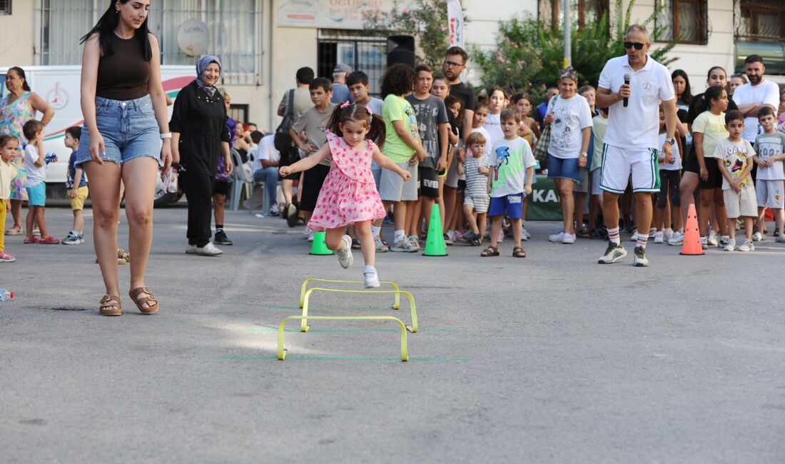 Mahalle kültürünü canlandırmak ve çocukları sporla buluşturmak amacıyla Karşıyaka Belediyesi