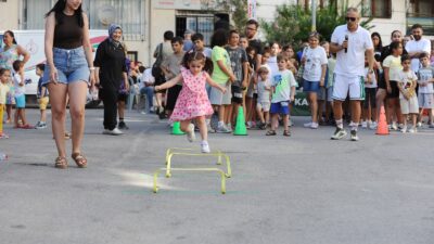 Mahalle kültürünü canlandırmak ve çocukları sporla buluşturmak amacıyla Karşıyaka Belediyesi