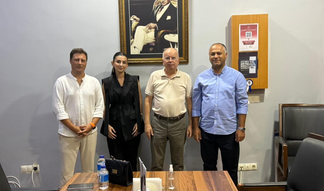 Kemer Belediyesi Gençlik Orkestrası Şefi Uzman Müzikolog Furkan Üstündağ, Kemer