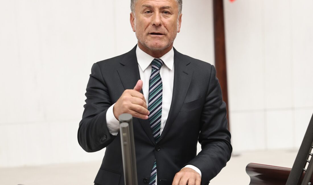 CHP Bursa Milletvekili Orhan Sarıbal’ın, görme engelli yurttaşların teknolojik cihazlara