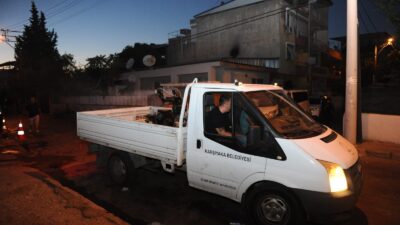 Karşıyaka’da İlaçlama Seferberliği Karşıyaka Belediyesi, yaz aylarının en büyük sorunlarından biri olan haşerelere