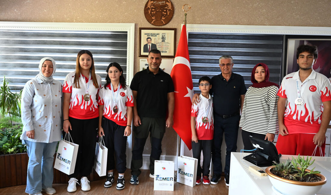 Wushu Kung Fu Federasyonu Antalya İl Temsilcisi Özgür Akdağ ve