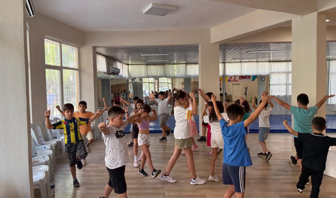 Efeler Belediye Başkanı Anıl Yetişkin, ilçedeki çocukların yaz tatillerini verimli