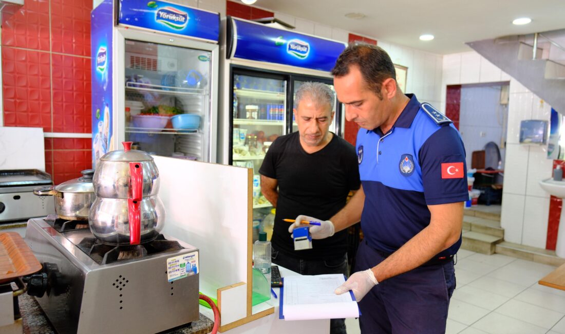 Ceyhan Belediyesi Zabıta Müdürlüğü ekipleri, ilçede faaliyet gösteren döner satışı