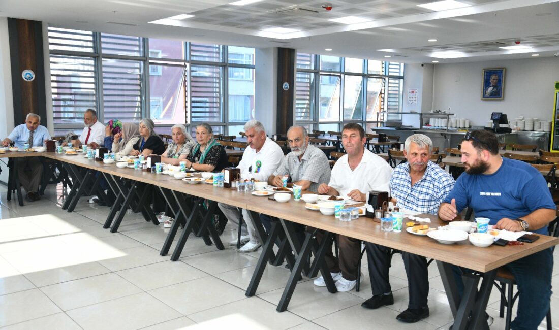 Ortahisar Belediye Başkanı Ahmet Kaya, ‘Şehit Aileleri Kucaklaşıyor’ isimli program