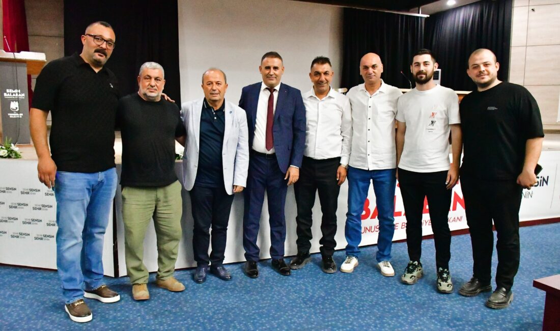 Yunusemre Belediyespor Olağan Genel Kurulu, Ferdi Zeyrek Millet Çarşısı’nda gerçekleştirildi.